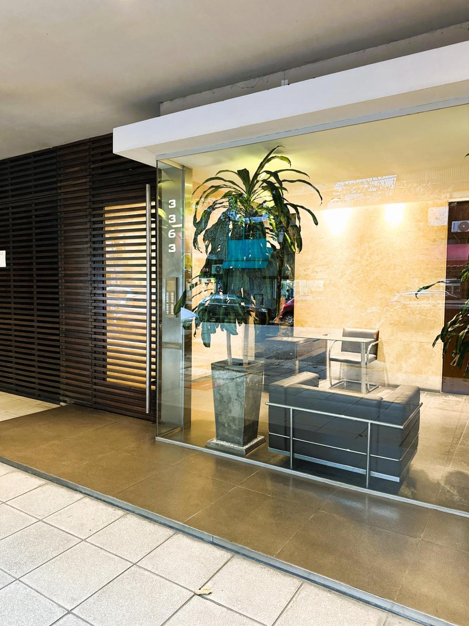 Comfortable And Spacious, Steps From Parque Heras